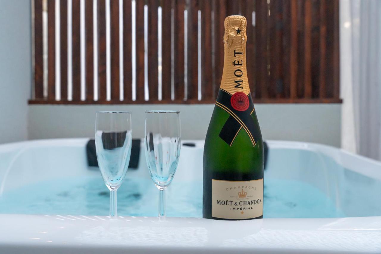 Yanna Lodge, Gite Classe 4 Etoiles Avec Spa Couvert Entierement Arrest ภายนอก รูปภาพ